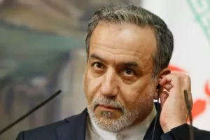Πυρηνικά: Στο Ομάν μεταβαίνει ο Ιρανός ΥΠΕΞ για νέες συνομιλίες με την Ουάσινγκτον