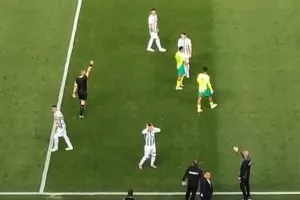 ΚΟΚΚΙΝΗ στον Στεπίνσκι μέσω On field review - Δεύτερη αποβολή, ίδια... με την πρώτη 