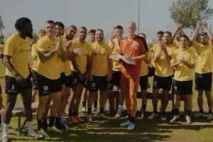 Ο ξεχωριστός τρόπος που οι παίχτες ευχήθηκαν χρόνια πολλά στον πρόεδρο!