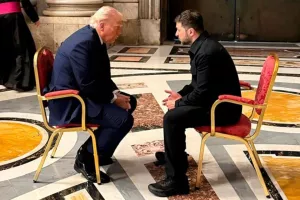 Τι συζήτησαν για 15 λεπτά Τραμπ και Ζελένσκι στη κηδεία του Πάπα