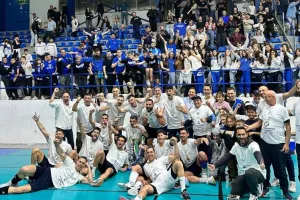Γύρος... θριάμβου πριν τη σέντρα!