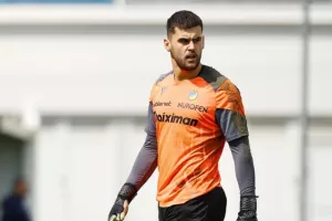 Pereira: "Είμαι περήφανος που φοράω τη φανέλα του ΑΠΟΕΛ"