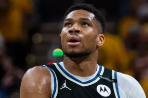 Αντετοκούνμπο: "Τα playoffs είναι κατάσταση ζωής ή θανάτου για εμένα"