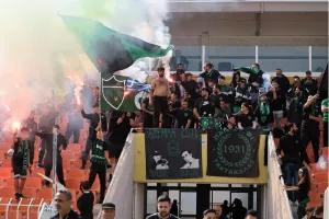 (ΒΙΝΤΕΟ Kerkida/φώτος) Καυτή...υποδοχή