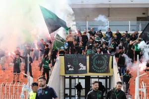 (ΒΙΝΤΕΟ Kerkida/φώτος) Καυτή...υποδοχή