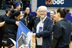 (BINTEO Kerkida/Φώτος) Η απονομή του κυπέλλου!