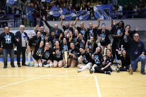(BINTEO Kerkida/Φώτος) Η απονομή του κυπέλλου!