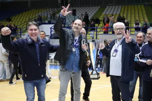 (BINTEO Kerkida/Φώτος) Η απονομή του κυπέλλου!