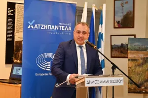 Συγκλόνισε ο αγώνας επιβίωσης των προσφυγικών σωματείων στην εκδήλωση του Μ.Χατζηπαντέλα