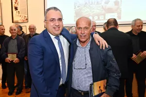 Συγκλόνισε ο αγώνας επιβίωσης των προσφυγικών σωματείων στην εκδήλωση του Μ.Χατζηπαντέλα