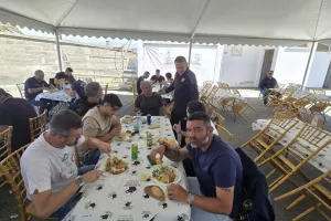 (ΦΩΤΟΣ Kerkida) Όλοι μαζί... σαν μία οικογένεια!