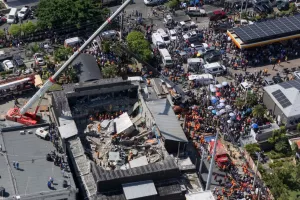 Θρήνος στον Άγιο Δομίνικο: Στους 98 οι νεκροί από την κατάρρευση οροφής σε νυχτερινό κέντρο