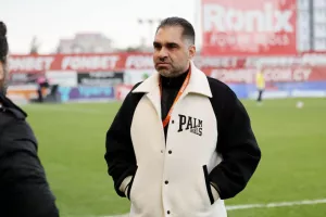 ΔΗΛΩΣΗ Δημοσθένους/"Όσο και αν VARατε εμείς θα είμαστε εκεί"