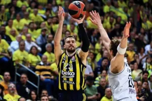 Επίδειξη δύναμης της Φενέρ απέναντι στην Παρί και ένα βήμα μακριά από το Final 4!