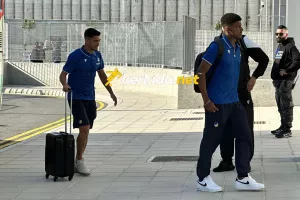 (Φώτος Kerkida) Έφτασε... το ΑΠΟΕΛ
