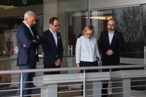 Η Πρέσβειρα των ΗΠΑ στο Ολυμπιακό Μέγαρο