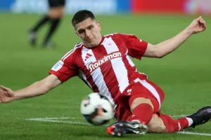 Σκίρα: «Ομάδες από τη Serie A κοιτάζουν τον Πιρόλα»