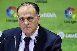 Τέμπας κατά Ρεάλ: "Δεν θέλουν να βελτιωθεί το ποδόσφαιρο, μόνο απειλούν"