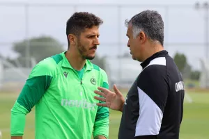 Τετ α τετ με Γιόβετιτς