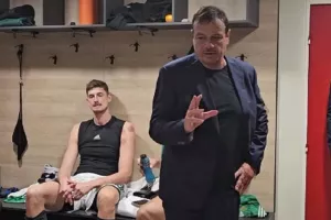 Αταμάν: «Κάνατε σπουδαίο παιχνίδι, τρομερή εμφάνιση ο Ναν»