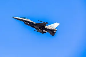 ΗΠΑ: Ενέκρινε την πώληση ανταλλακτικών F-16 στην Ουκρανία - Πυραύλους σε Νορβηγία και Σ. Αραβία