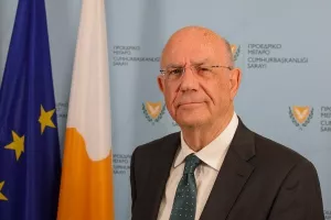 ΕΚΕΙ...το μπαλάκι!