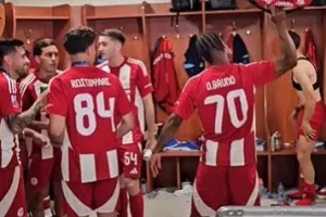 Στα αποδυτήρια...