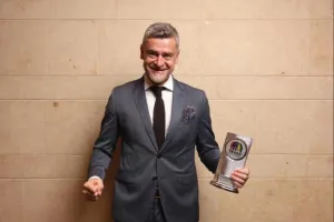 Ανακοίνωσε την πρόσληψη Δερμιτζάκη 