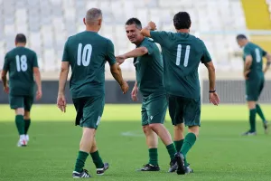(Φώτος) Σε… δράση οι παλαίμαχοι 