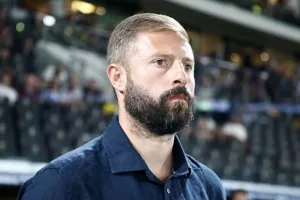Αποχαιρέτησε και έρχεται