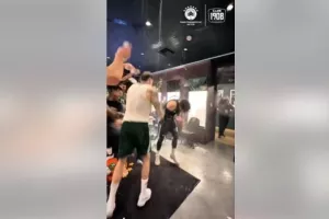 Χαμός...στα αποδύτηρια