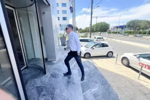 (UPD/Φώτος Kerkida) Αποχώρηση με... χαμόγελα