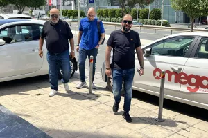 (UPD/Φώτος Kerkida) Αποχώρηση με... χαμόγελα