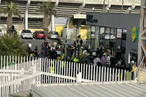 Μαζεύονται οι ΑΕΚτζήδες (φώτος)
