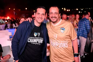 Πρόεδρος και Κυβερνητικός Εκπρόσωπος! 
