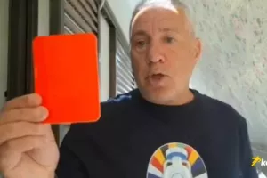 ΔΥΟ αποβολές!