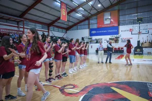(Βίντεο/Φώτος) Χειροκρότησαν τις πρωταθλήτριες Κ14 και Κ18