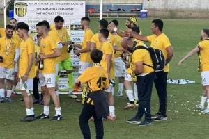 (ΦΩΤΟΣ) H απονομή στην πρωταθλήτρια