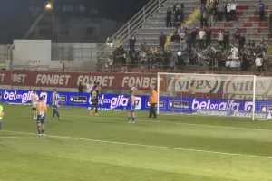 (Φώτος Kerkida) Στο πέταλο και φανέλες στον κόσμο