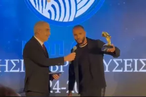 Ελ Αραμπί: "ΜΟΝΟ ΑΠΟΕΛ" (Βίντεο)