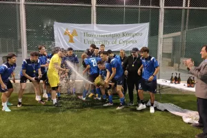 Άνοιξαν οι σαμπάνιες τίτλου!