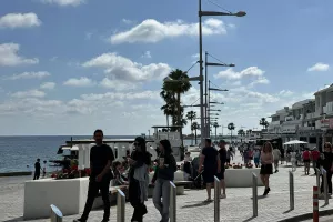 (ΦΩΤΟΣ) Λιμανάκι Πάφου πριν τη... σέντρα!
