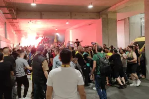 Έξω από τα αποδυτήρια οι οπαδοί - Αποθέωσαν τους παίκτες! (Φώτος/Βίντεο Kerkida)