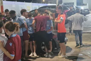 (Βίντεο/Φώτος Kerkida) Με καπνογόνο ο Κράινζ και... "είναι τρελός ο αρχηγός"