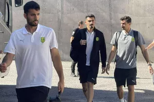 (Φώτος Kerkida) Η άφιξη της ΑΕΚ 
