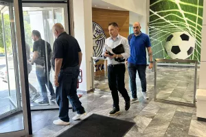(UPD/Φώτος Kerkida) Αποχώρηση με... χαμόγελα