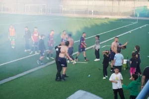 "Είδαμε κόσμο να δακρύζει, μικρά παιδάκια να τρέχουν για μια φανέλα..."