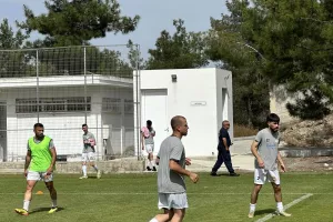 "Το άλλο Σάββατο, παππούδες, γιαγιάδες, γυναικόπαιδα, άντρες από όλη την επαρχία" (Φώτος)