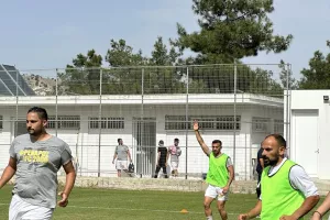 "Το άλλο Σάββατο, παππούδες, γιαγιάδες, γυναικόπαιδα, άντρες από όλη την επαρχία" (Φώτος)