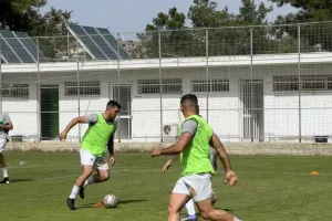 "Το άλλο Σάββατο, παππούδες, γιαγιάδες, γυναικόπαιδα, άντρες από όλη την επαρχία" (Φώτος)